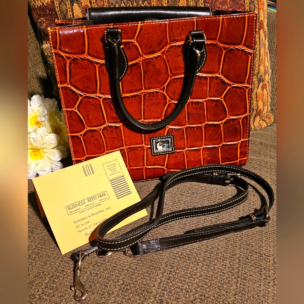 Dooney & Bourke Croc Embossed Learher Janine Handbag strap EUC